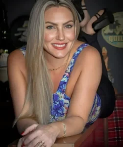Sou Alexia Especialista em Massagem Tântrica