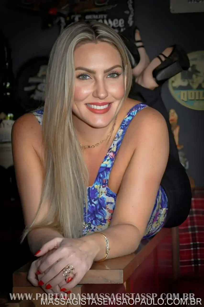 Sou Alexia Especialista em Massagem Tântrica